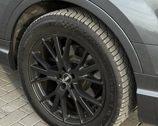 Сірий Ауді SQ7, об'ємом двигуна 3.96 л та пробігом 174 тис. км за 55800 $, фото 8 на Automoto.ua