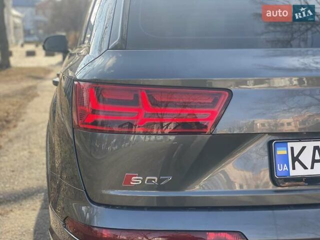 Серый Ауди SQ7, объемом двигателя 3.96 л и пробегом 138 тыс. км за 61000 $, фото 9 на Automoto.ua