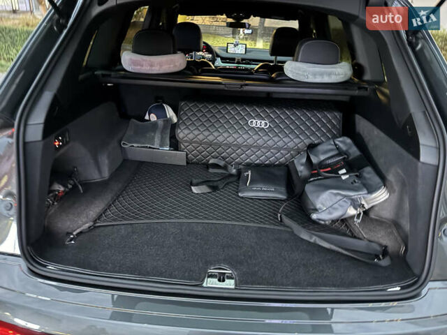 Сірий Ауді SQ7, об'ємом двигуна 3.96 л та пробігом 152 тис. км за 59000 $, фото 10 на Automoto.ua