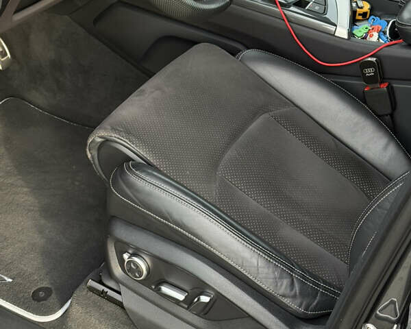 Сірий Ауді SQ7, об'ємом двигуна 3.96 л та пробігом 174 тис. км за 55800 $, фото 13 на Automoto.ua