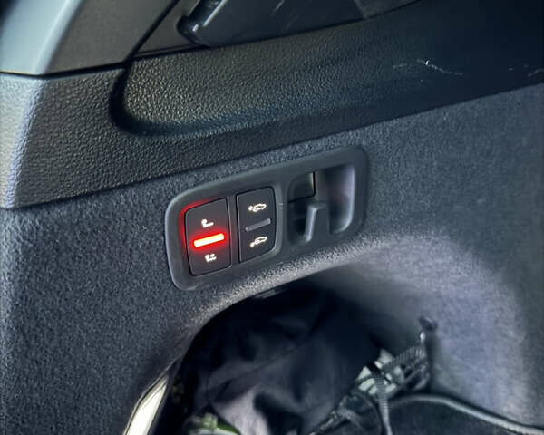 Сірий Ауді SQ7, об'ємом двигуна 3.96 л та пробігом 152 тис. км за 59000 $, фото 9 на Automoto.ua