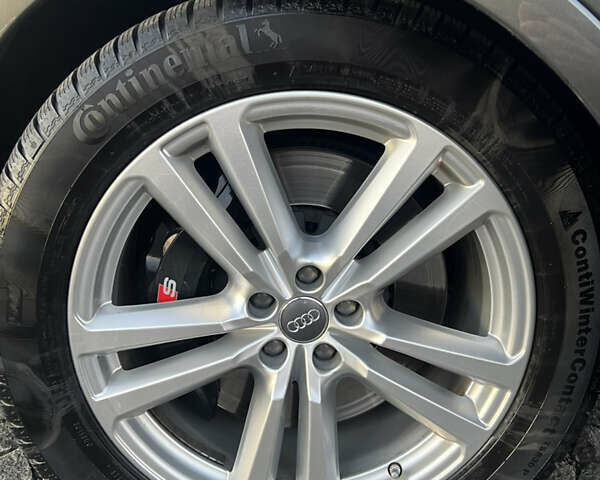 Серый Ауди SQ7, объемом двигателя 3.96 л и пробегом 168 тыс. км за 57000 $, фото 35 на Automoto.ua