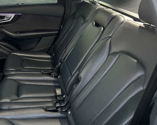 Серый Ауди SQ7, объемом двигателя 3.96 л и пробегом 168 тыс. км за 57000 $, фото 29 на Automoto.ua