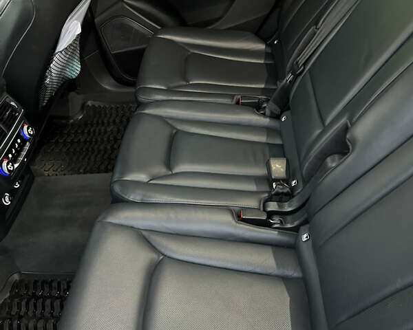 Серый Ауди SQ7, объемом двигателя 3.96 л и пробегом 168 тыс. км за 57000 $, фото 27 на Automoto.ua