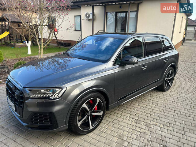 Сірий Ауді SQ7, об'ємом двигуна 3.96 л та пробігом 218 тис. км за 72800 $, фото 17 на Automoto.ua