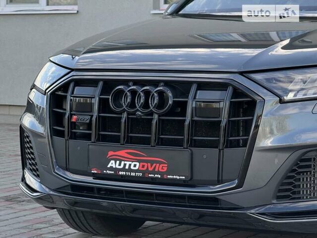 Сірий Ауді SQ7, об'ємом двигуна 4 л та пробігом 70 тис. км за 87999 $, фото 18 на Automoto.ua