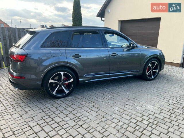 Сірий Ауді SQ7, об'ємом двигуна 3.96 л та пробігом 218 тис. км за 72800 $, фото 5 на Automoto.ua