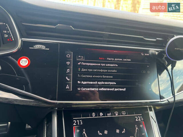 Сірий Ауді SQ7, об'ємом двигуна 3.96 л та пробігом 218 тис. км за 72800 $, фото 48 на Automoto.ua