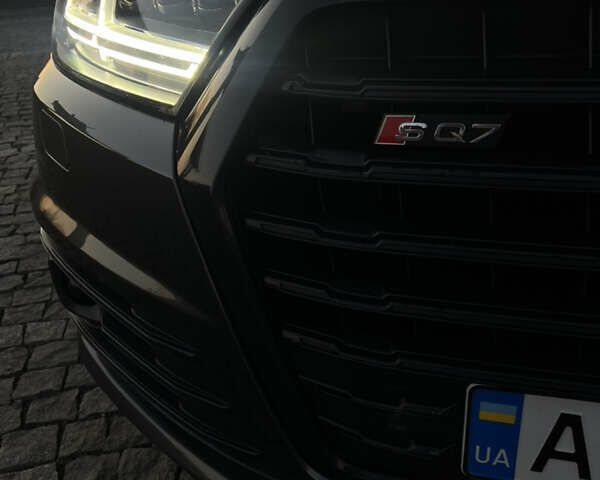 Серый Ауди SQ7, объемом двигателя 3.96 л и пробегом 168 тыс. км за 57000 $, фото 34 на Automoto.ua