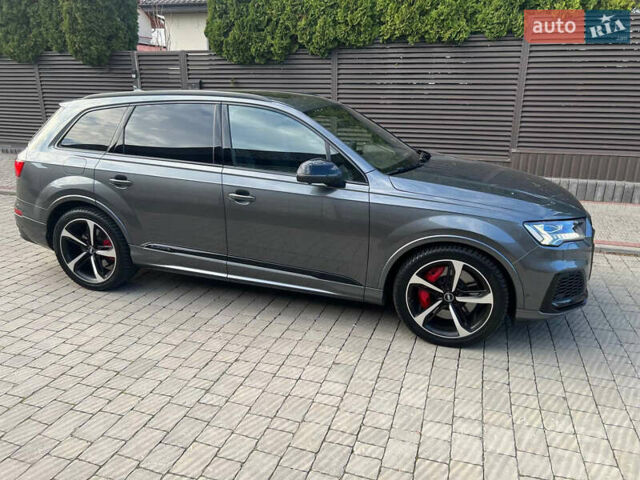 Сірий Ауді SQ7, об'ємом двигуна 3.96 л та пробігом 218 тис. км за 72800 $, фото 4 на Automoto.ua