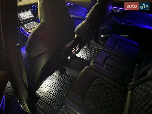 Сірий Ауді SQ7, об'ємом двигуна 3.96 л та пробігом 218 тис. км за 72800 $, фото 55 на Automoto.ua