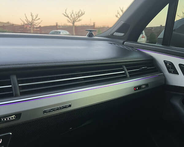 Серый Ауди SQ7, объемом двигателя 3.96 л и пробегом 168 тыс. км за 57000 $, фото 21 на Automoto.ua