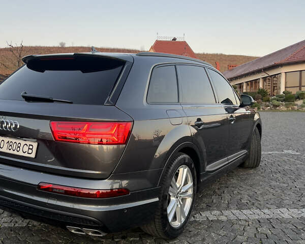 Серый Ауди SQ7, объемом двигателя 3.96 л и пробегом 168 тыс. км за 57000 $, фото 6 на Automoto.ua