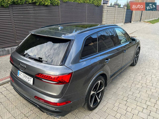 Сірий Ауді SQ7, об'ємом двигуна 3.96 л та пробігом 218 тис. км за 72800 $, фото 8 на Automoto.ua