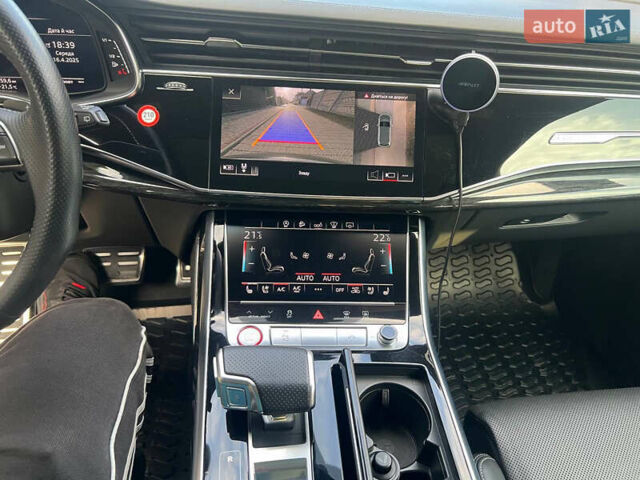 Сірий Ауді SQ7, об'ємом двигуна 3.96 л та пробігом 218 тис. км за 72800 $, фото 36 на Automoto.ua