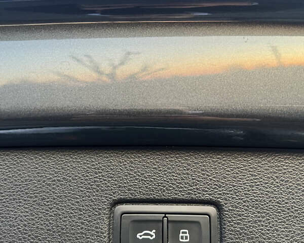 Серый Ауди SQ7, объемом двигателя 3.96 л и пробегом 168 тыс. км за 57000 $, фото 32 на Automoto.ua