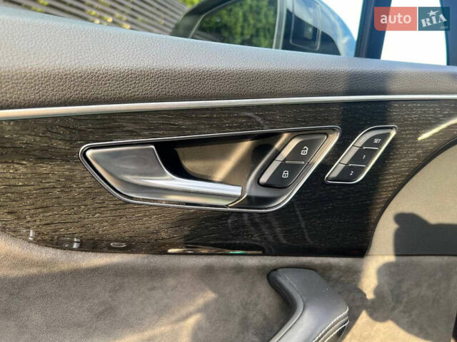 Сірий Ауді SQ7, об'ємом двигуна 3.96 л та пробігом 218 тис. км за 72800 $, фото 46 на Automoto.ua