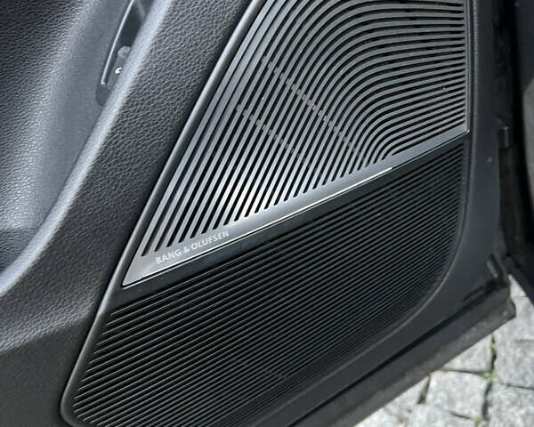 Серый Ауди SQ7, объемом двигателя 3.96 л и пробегом 168 тыс. км за 57000 $, фото 11 на Automoto.ua