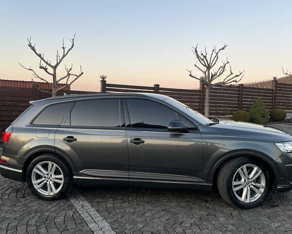 Серый Ауди SQ7, объемом двигателя 3.96 л и пробегом 168 тыс. км за 57000 $, фото 5 на Automoto.ua
