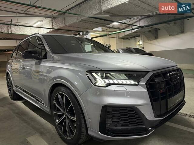 Серый Ауди SQ7, объемом двигателя 4 л и пробегом 90 тыс. км за 68700 $, фото 1 на Automoto.ua