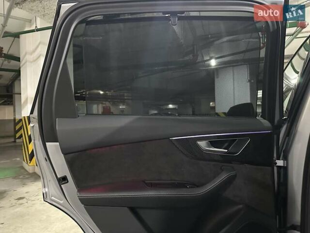 Серый Ауди SQ7, объемом двигателя 4 л и пробегом 90 тыс. км за 68700 $, фото 68 на Automoto.ua