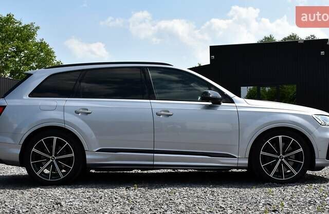 Серый Ауди SQ7, объемом двигателя 4 л и пробегом 87 тыс. км за 66000 $, фото 9 на Automoto.ua