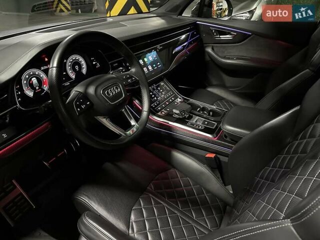Серый Ауди SQ7, объемом двигателя 4 л и пробегом 90 тыс. км за 68700 $, фото 30 на Automoto.ua
