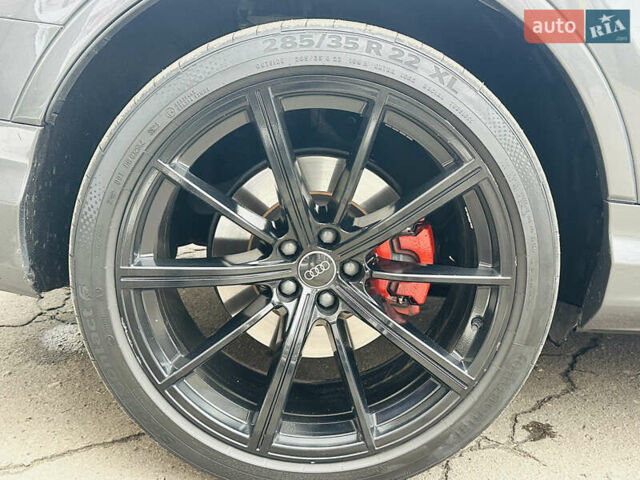 Серый Ауди SQ7, объемом двигателя 4 л и пробегом 111 тыс. км за 64000 $, фото 18 на Automoto.ua
