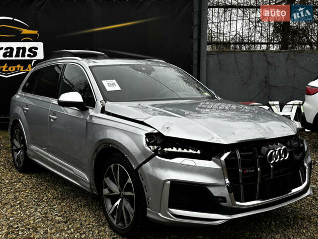 Серый Ауди SQ7, объемом двигателя 4 л и пробегом 78 тыс. км за 42000 $, фото 2 на Automoto.ua