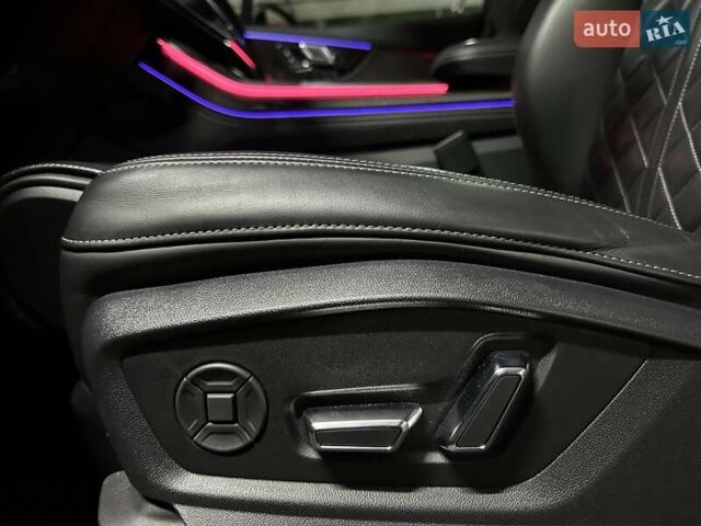 Серый Ауди SQ7, объемом двигателя 4 л и пробегом 90 тыс. км за 68700 $, фото 37 на Automoto.ua