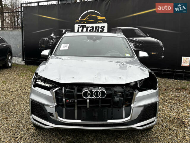 Серый Ауди SQ7, объемом двигателя 4 л и пробегом 78 тыс. км за 42000 $, фото 1 на Automoto.ua