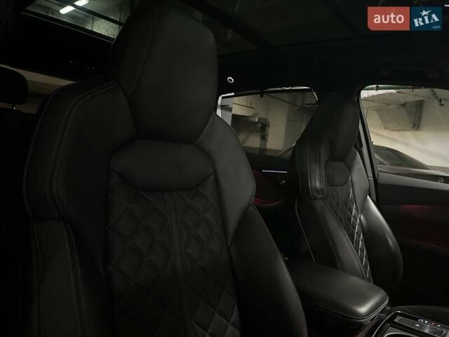 Серый Ауди SQ7, объемом двигателя 4 л и пробегом 90 тыс. км за 68700 $, фото 88 на Automoto.ua