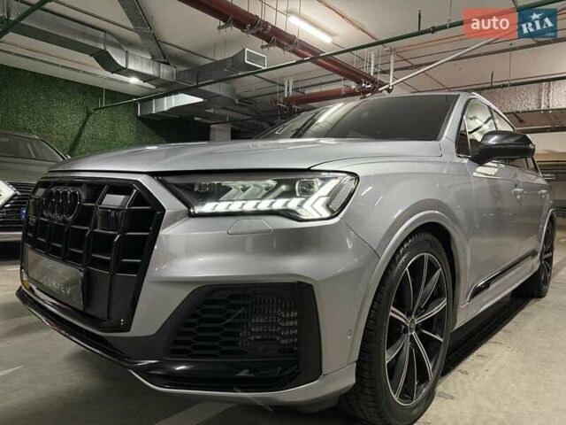 Серый Ауди SQ7, объемом двигателя 4 л и пробегом 90 тыс. км за 68700 $, фото 5 на Automoto.ua