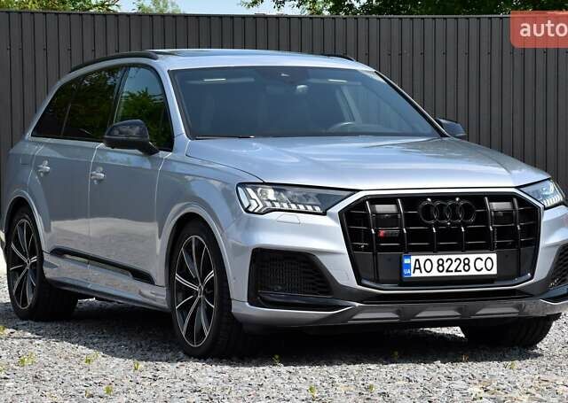 Серый Ауди SQ7, объемом двигателя 4 л и пробегом 87 тыс. км за 66000 $, фото 6 на Automoto.ua