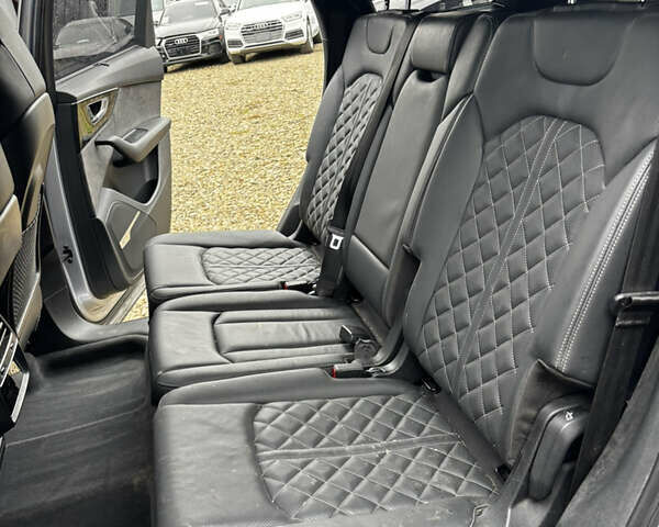 Серый Ауди SQ7, объемом двигателя 4 л и пробегом 78 тыс. км за 42000 $, фото 24 на Automoto.ua