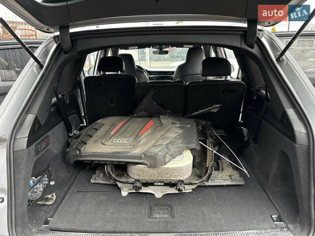 Серый Ауди SQ7, объемом двигателя 4 л и пробегом 78 тыс. км за 42000 $, фото 22 на Automoto.ua