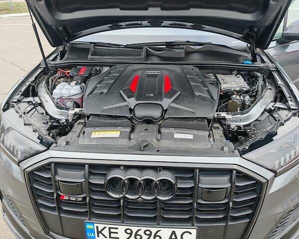 Сірий Ауді SQ7, об'ємом двигуна 4 л та пробігом 72 тис. км за 68000 $, фото 12 на Automoto.ua