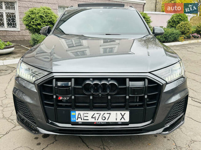 Серый Ауди SQ7, объемом двигателя 4 л и пробегом 111 тыс. км за 64000 $, фото 15 на Automoto.ua