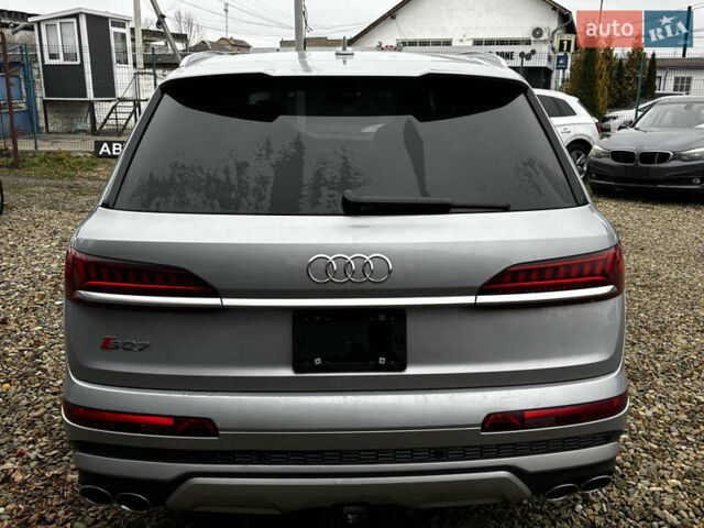Серый Ауди SQ7, объемом двигателя 4 л и пробегом 78 тыс. км за 42000 $, фото 5 на Automoto.ua