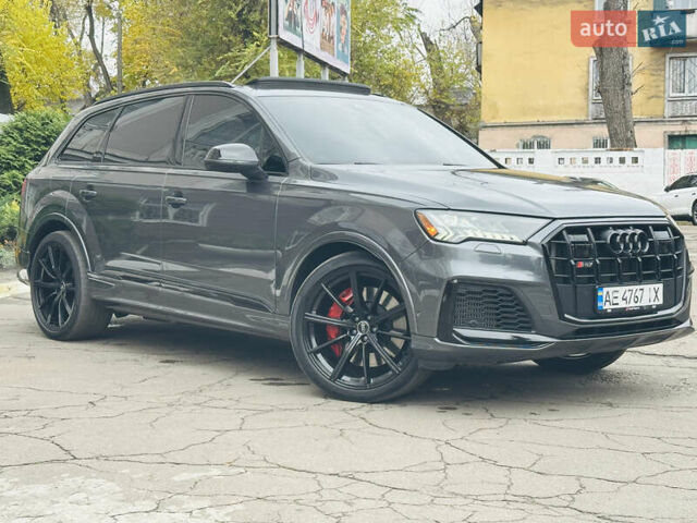 Серый Ауди SQ7, объемом двигателя 4 л и пробегом 111 тыс. км за 64000 $, фото 2 на Automoto.ua