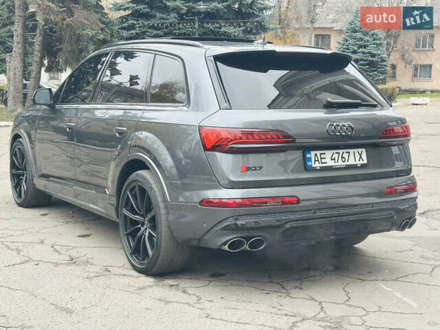 Серый Ауди SQ7, объемом двигателя 4 л и пробегом 111 тыс. км за 64000 $, фото 12 на Automoto.ua