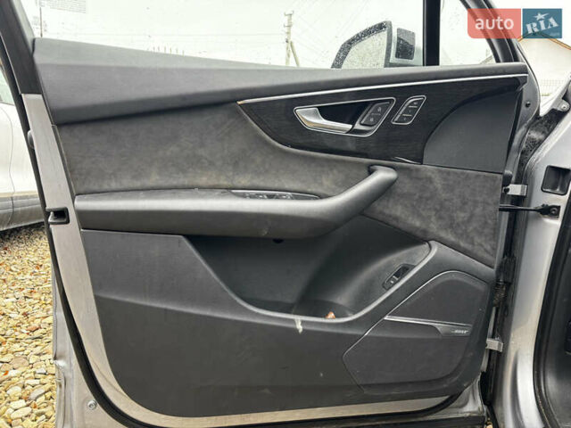 Серый Ауди SQ7, объемом двигателя 4 л и пробегом 78 тыс. км за 42000 $, фото 12 на Automoto.ua