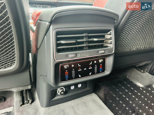 Серый Ауди SQ7, объемом двигателя 4 л и пробегом 111 тыс. км за 64000 $, фото 38 на Automoto.ua