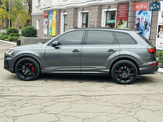 Серый Ауди SQ7, объемом двигателя 4 л и пробегом 111 тыс. км за 64000 $, фото 13 на Automoto.ua