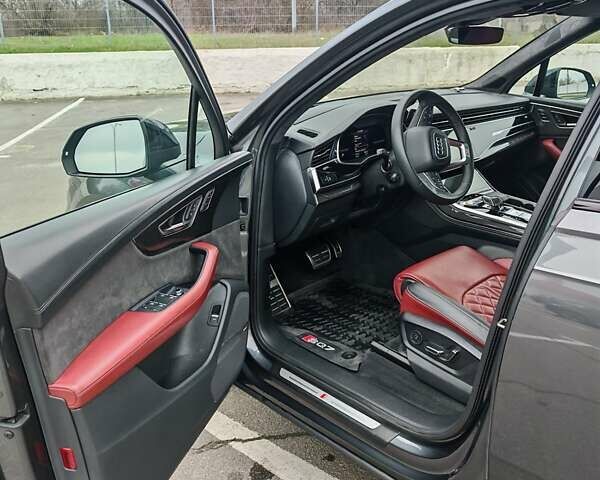 Сірий Ауді SQ7, об'ємом двигуна 4 л та пробігом 72 тис. км за 68000 $, фото 11 на Automoto.ua