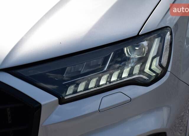 Серый Ауди SQ7, объемом двигателя 4 л и пробегом 87 тыс. км за 66000 $, фото 15 на Automoto.ua