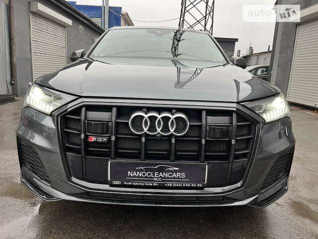 Сірий Ауді SQ7, об'ємом двигуна 4 л та пробігом 53 тис. км за 117000 $, фото 52 на Automoto.ua