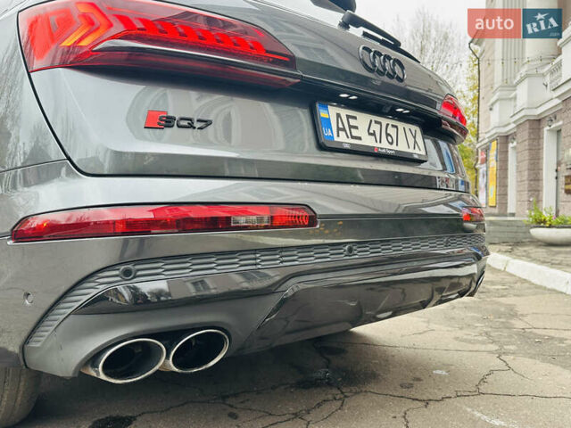 Серый Ауди SQ7, объемом двигателя 4 л и пробегом 111 тыс. км за 64000 $, фото 17 на Automoto.ua