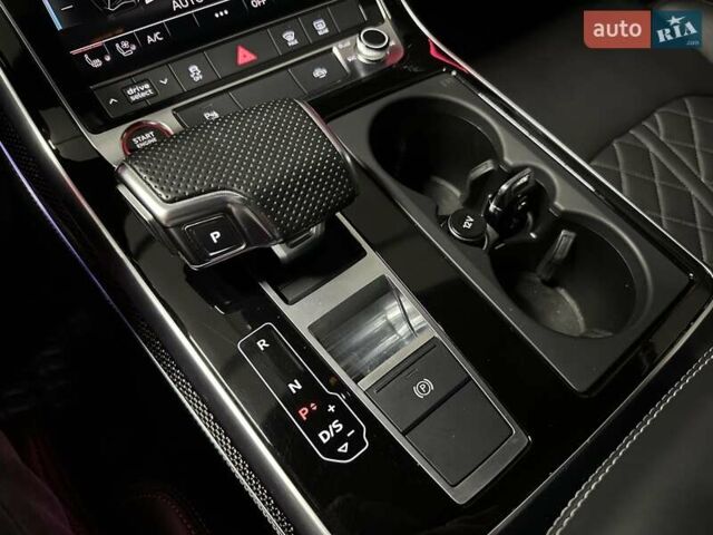 Серый Ауди SQ7, объемом двигателя 4 л и пробегом 90 тыс. км за 68700 $, фото 64 на Automoto.ua
