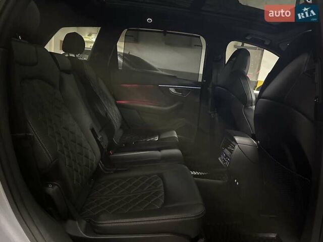 Серый Ауди SQ7, объемом двигателя 4 л и пробегом 90 тыс. км за 68700 $, фото 80 на Automoto.ua